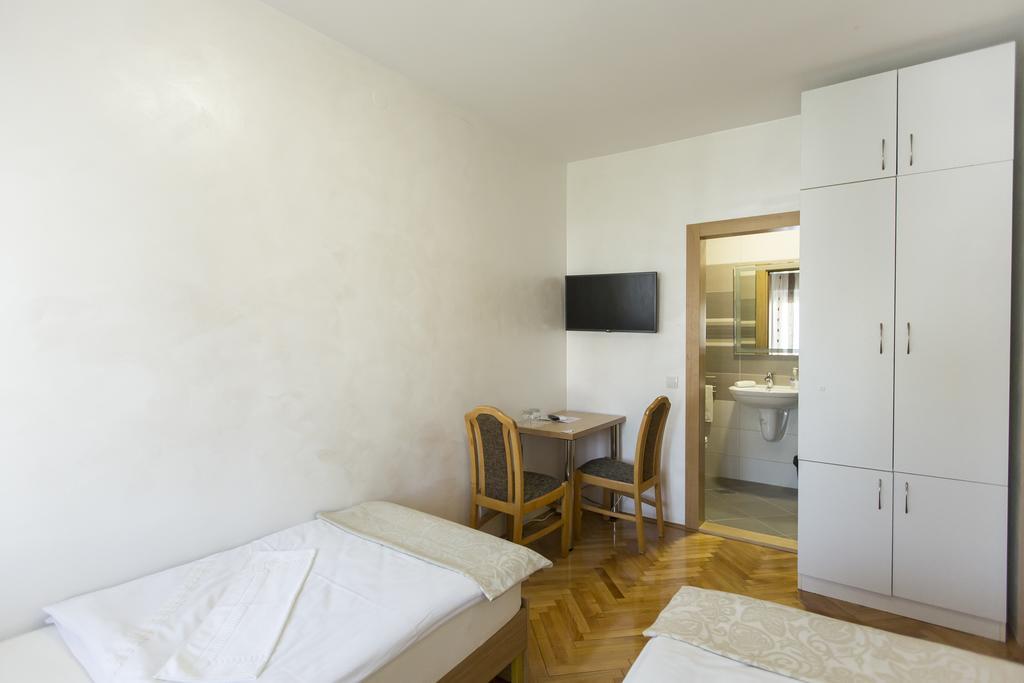 נובי סאד Apartmani Amaro מראה חיצוני תמונה